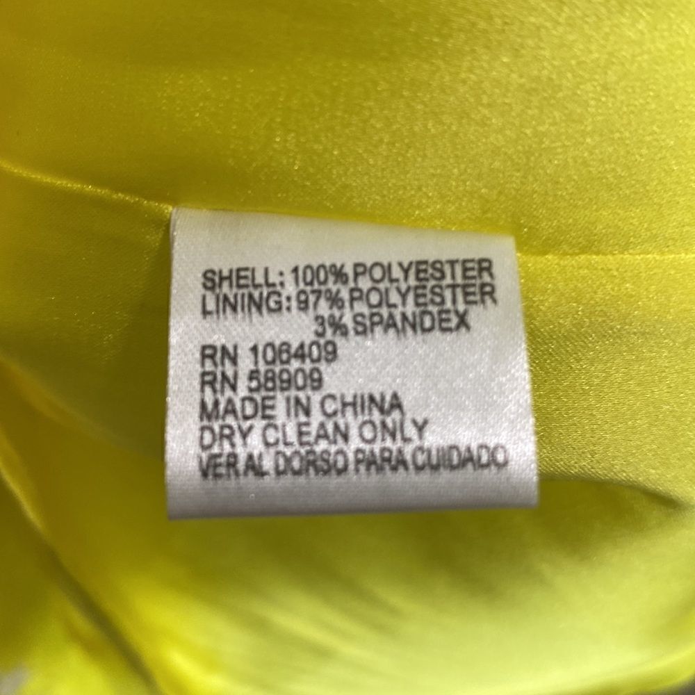 Beautiful Yellow Dress With Lace Design By Gianni Bini. Size Small. - Picture 8 of 8